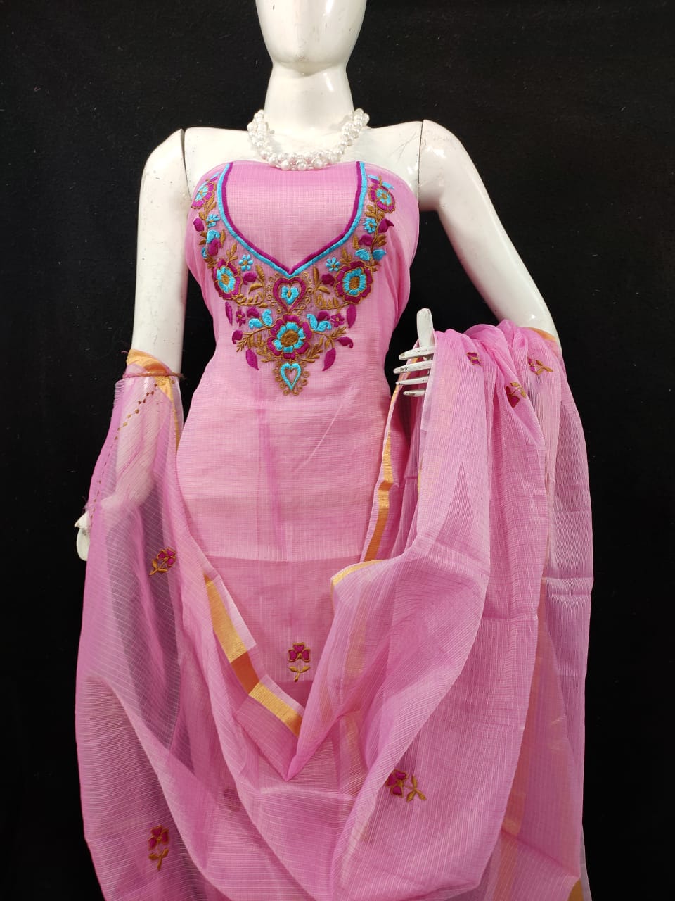 Kota Doria Embridery Work Suit In Pink