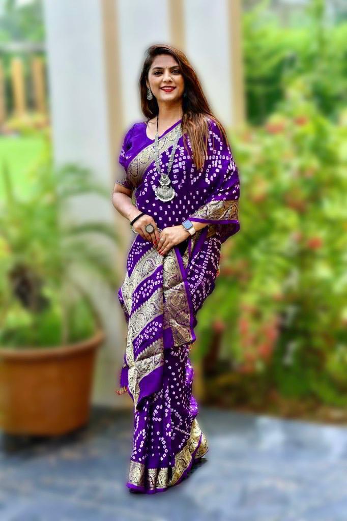 purple bandhani saree