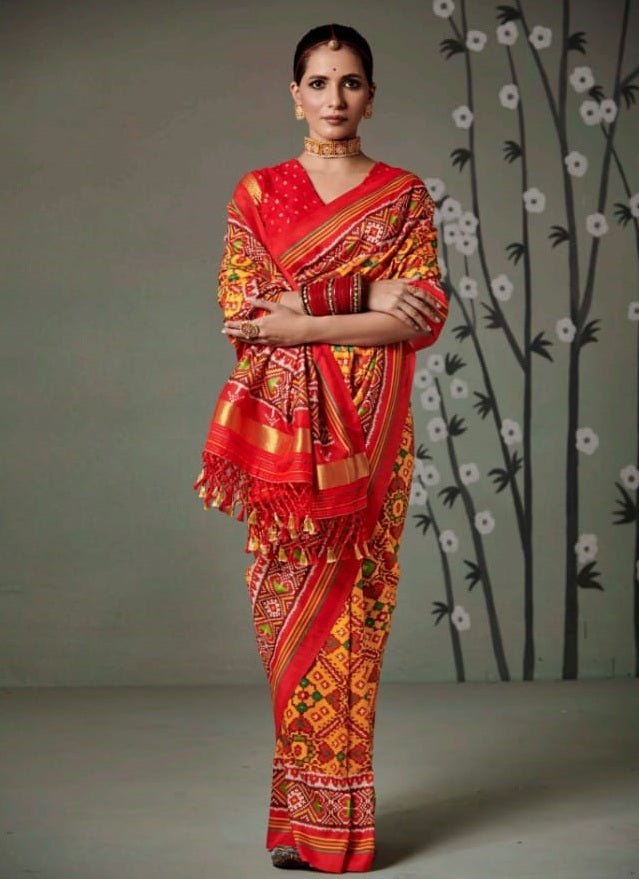 Yellow Patan Patola Silk Saree With Blouse