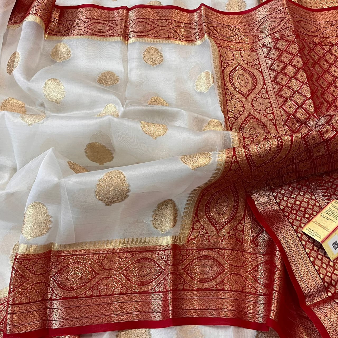 Banarasi Semi Kora Organza Wedding Events Saree In White-Red