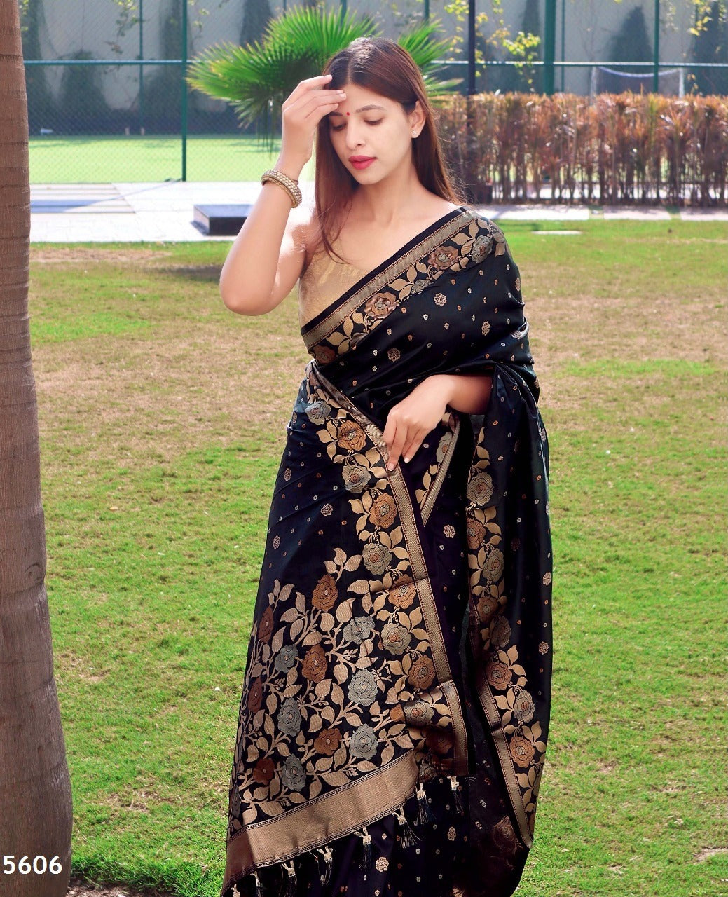 Black rush soft silk saree– Lotus Fashion